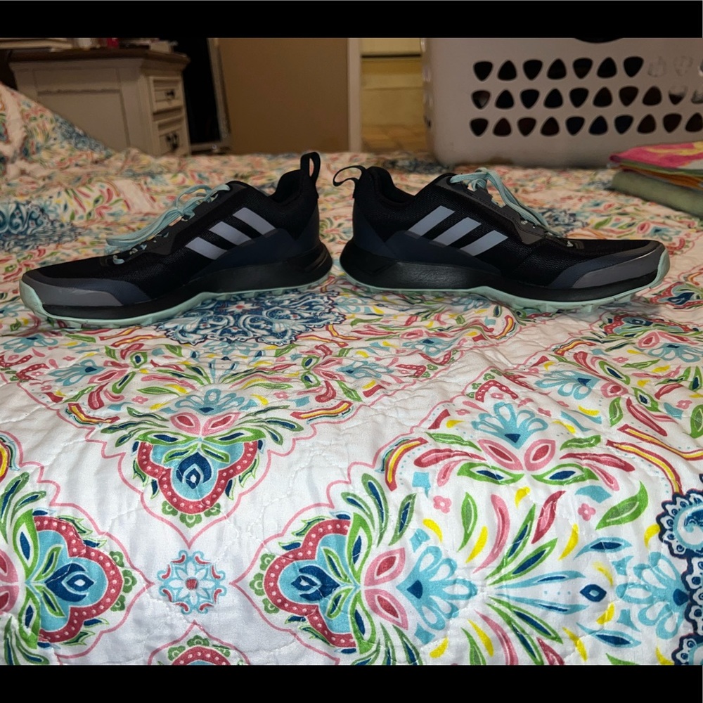 Adidas Women’s Shoes sz 8.5
